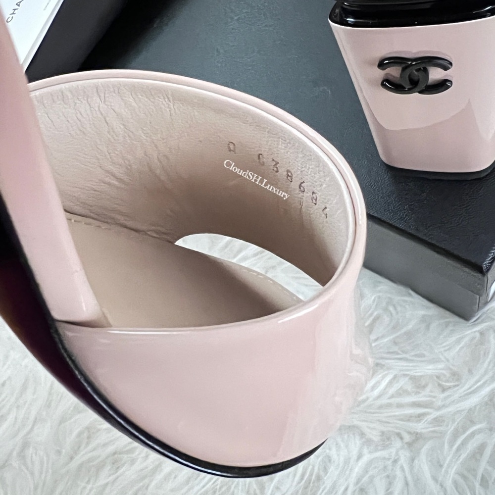Auth Chanel Patent Leather CC Logo Beige Sandals - Size 37.5 - Picture 10 of 10